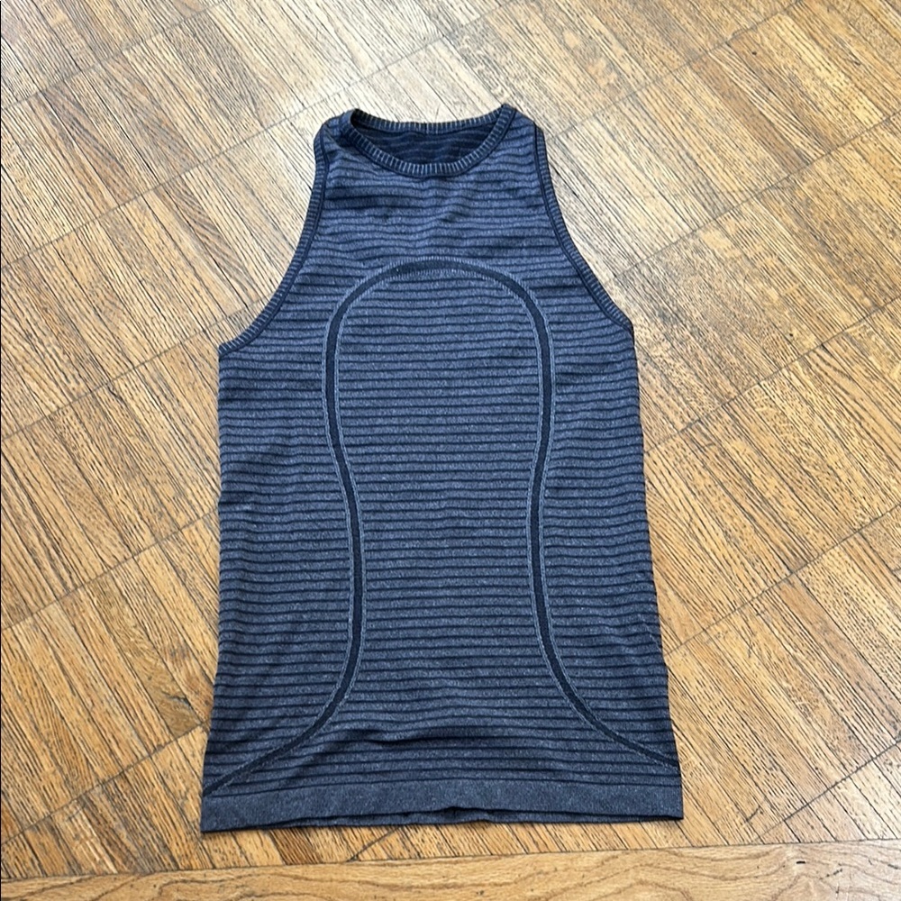 Lululemon crew neck grey tank top